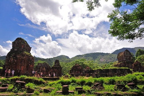 Mơ m&agrave;ng nơi Th&aacute;nh địa Mỹ Sơn 